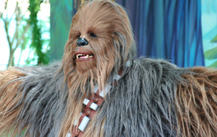 Chewbacca Surprises ‘Star Wars’ Fan At His Elementary School