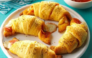 Homemade Pepperoni and Cheese Crescent Roll Recipe