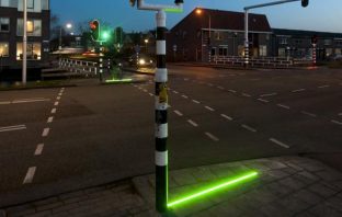 Smartphone Users Get Their Own Traffic Lights in Dutch Town