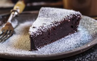 Depression Era Crazy Cake Recipe With No Flour, Butter Or Eggs