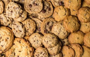 Keebler’s Announces Birthday Cake Deluxe Cookies