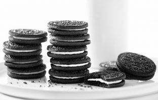 Oreo Introduces Halloween Graveyard Cookie Kit and Gingerbread Oreos
