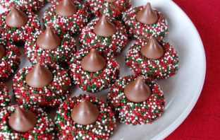 Christmas Kiss Cookies Recipe